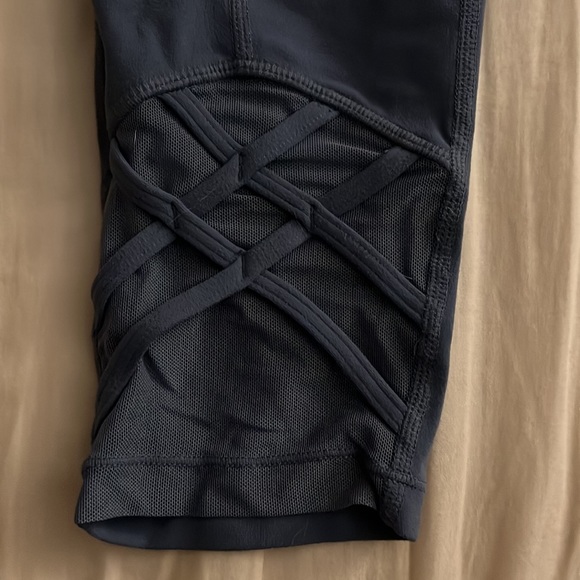 Athleta girl blue/purple capri L/12 kids - Picture 3 of 4